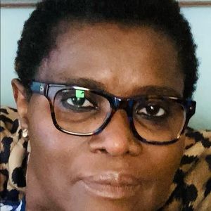 Meet your Posher, Lola